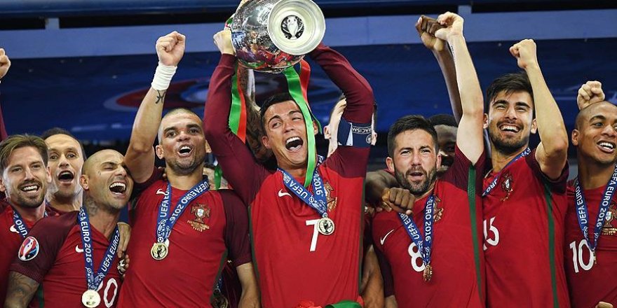 Ronaldo Avrupa'da yılın futbolcusu seçildi