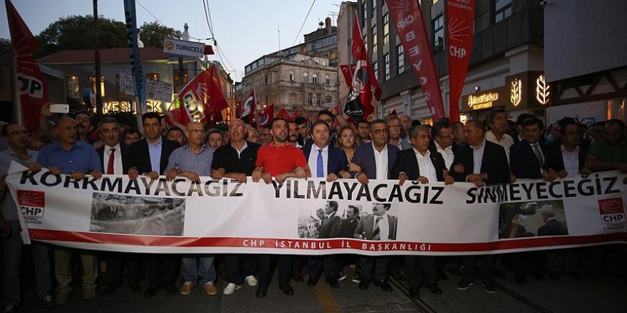 Kılıçdaroğlu'nun konvoyuna saldırıyı protesto ettiler