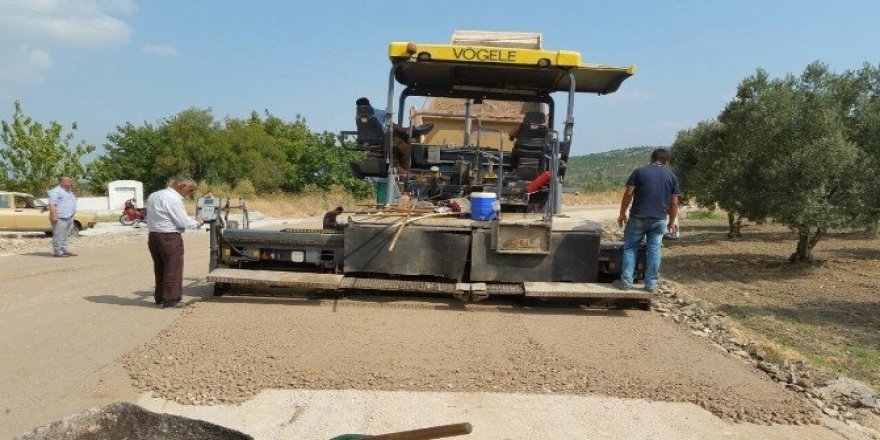 Karakurt-İlyaslar mahalle yoluna sıcak asfalt