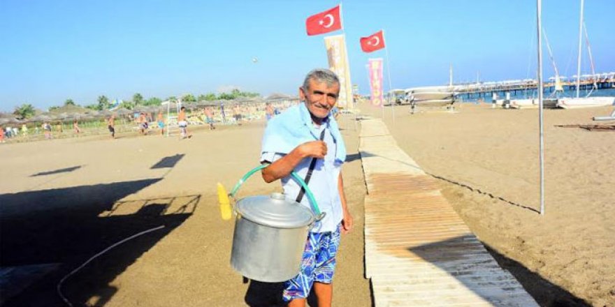 40 derece sıcakta mısır satarak 5 çocuğunu okuttu