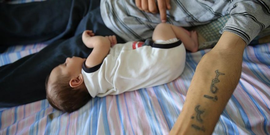 Kolundaki dövme sayesinde ailesine kavuştu