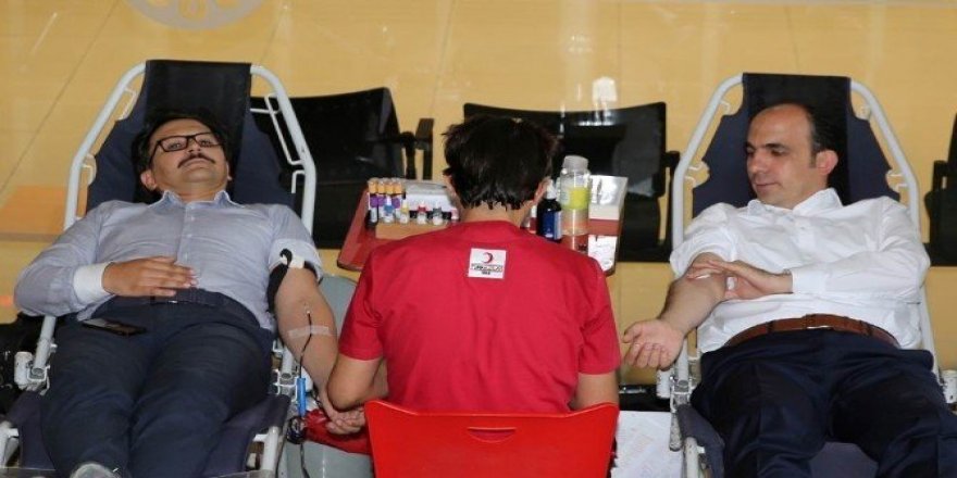 Başkan Altay’dan Kızılay'a destek