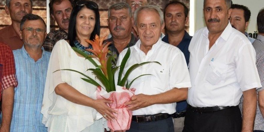 50. Yıl muhtarından MASKİ genel müdürüne anlamlı hediye