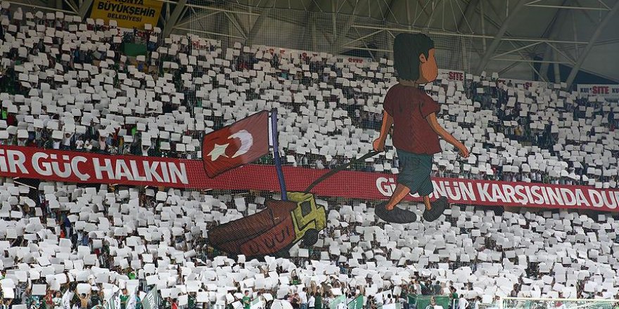 Konyaspor taraftarından anlamlı koreografi