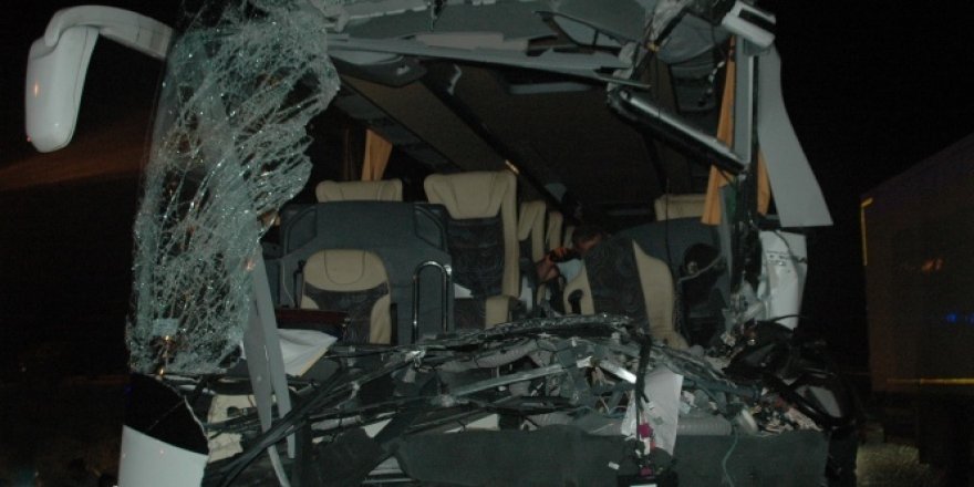 Başkent’te otobüs kazası: 1 ölü, 14 yaralı