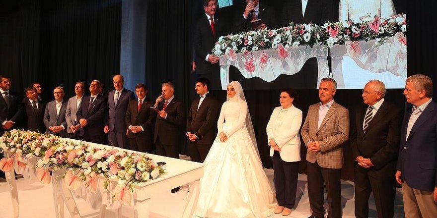 Milli Savunma Bakanı Işık kızını evlendirdi