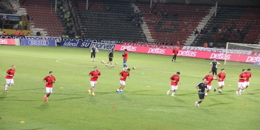 İsmail Kartal 3 değişikliğe gitti
