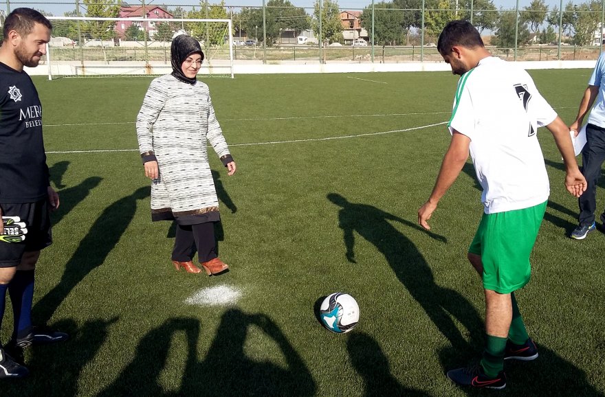 Şehit Ömer Halisdemir Futbol Turnuvası başladı
