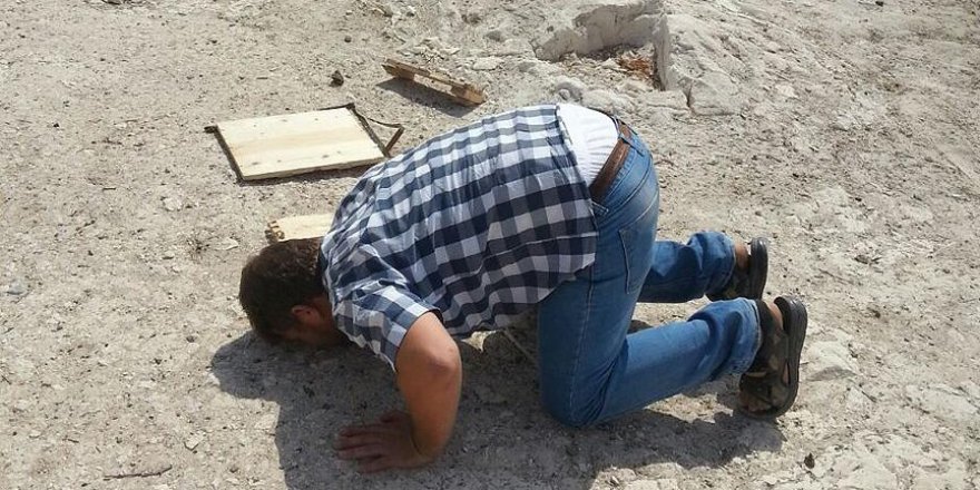 İlk işi vatan toprağını öpmek oldu