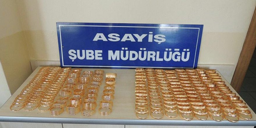 Yolcu otobüsündeki altınları çaldılar