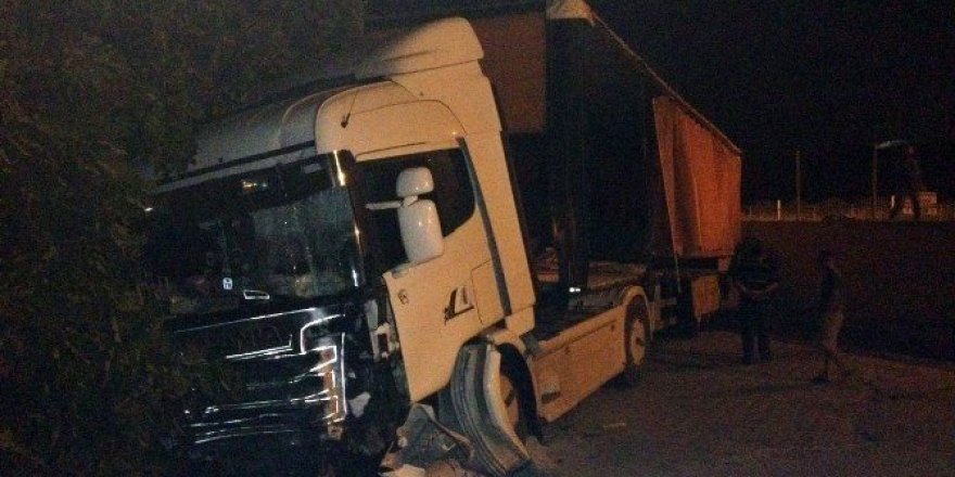 Karı-koca trafik kazasında hayatını kaybetti