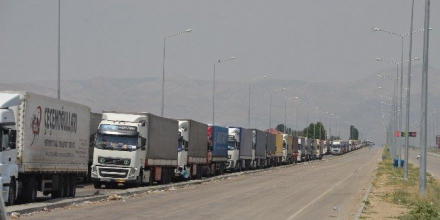 Gürbulak Sınır Kapısı’nda TIR kuyruğu