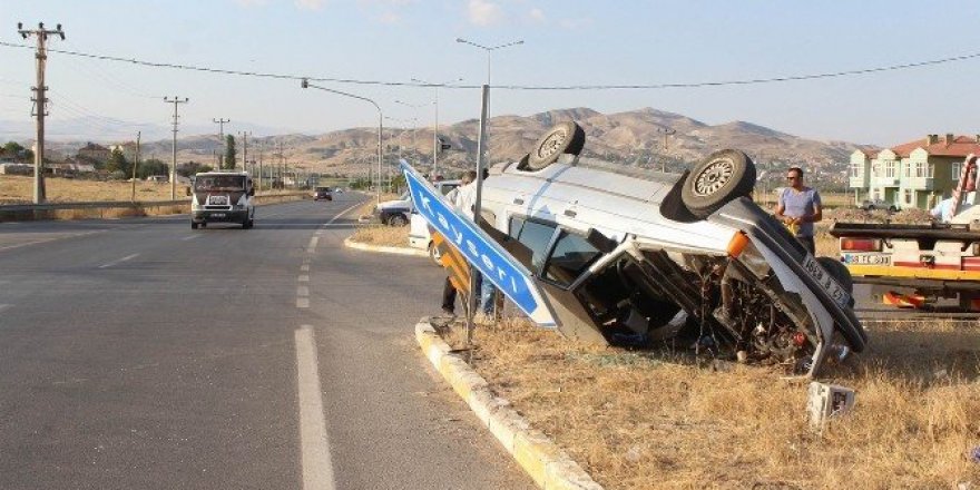 Sivas’ta trafik kazası: 2 yaralı