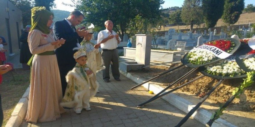 Sünnet yerine şehitlik ziyaretine gittiler