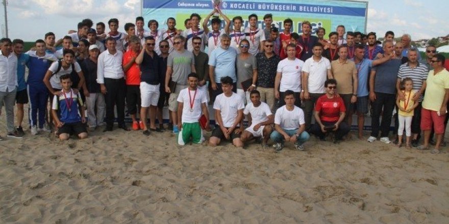 Kocaeli Birlik 2, TFF Plaj Futbol Ligi’nin şampiyonu oldu