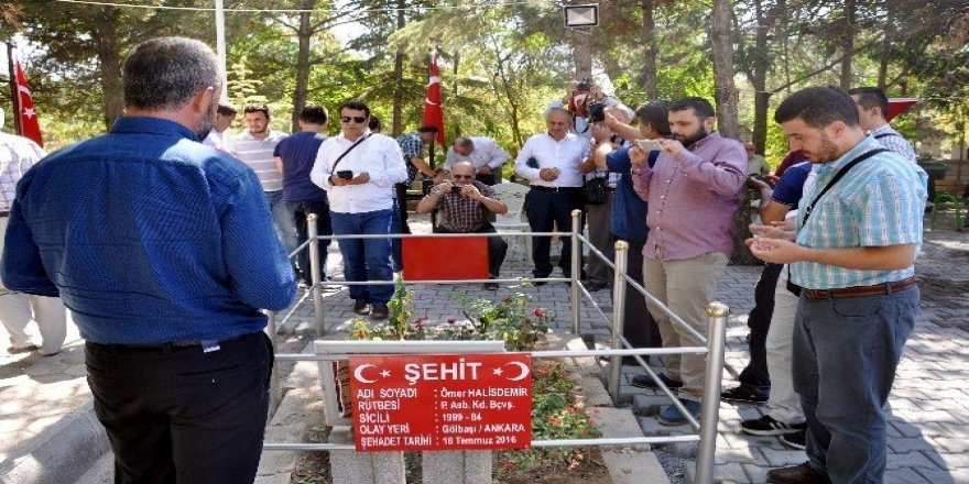 Kdz. Ereğli’deki din görevlileri Şehit Halisdemir’in şehitliğini ziyaret etti