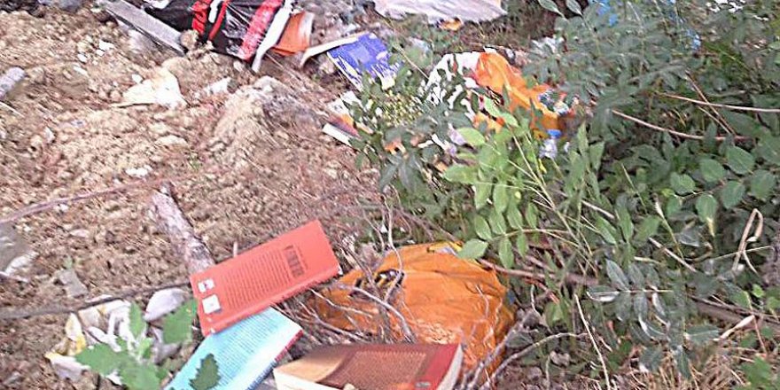 Ağaçlık alanda FETÖ elebaşına ait kitaplar bulundu