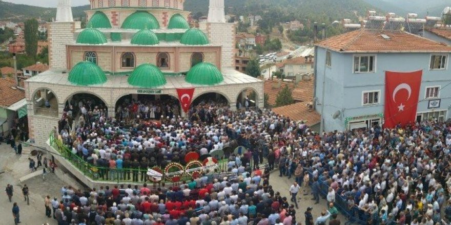 Binlerce Bursalı şehidini uğurladı