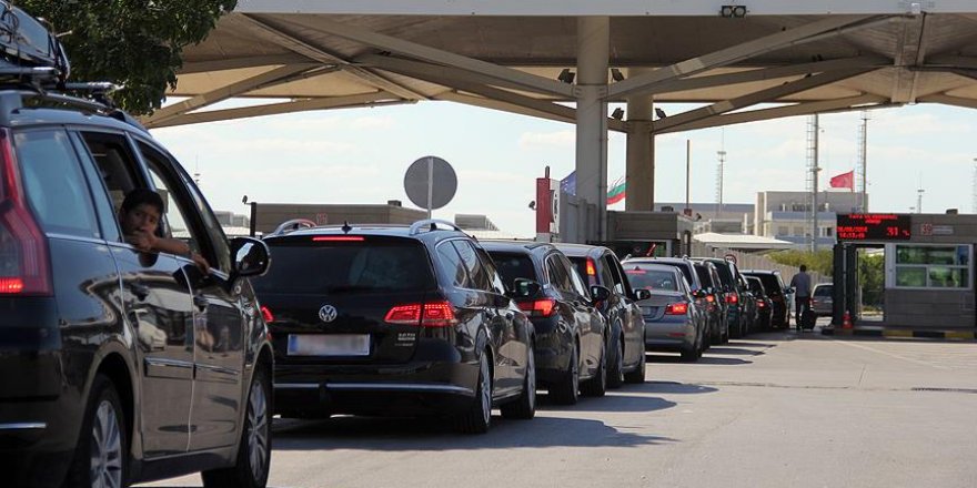 Sınır kapısında 'dönüş' yoğunluğu