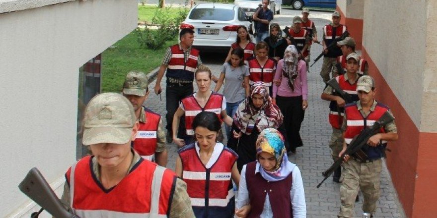 FETÖ’nün ’ablaları’ adliyeye sevk edildi