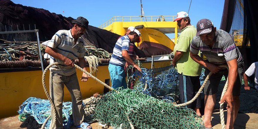 Gurbet sularda ekmek parası peşine düştüler