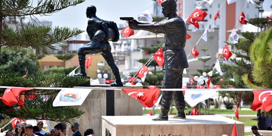 Ömer Halisdemir'in heykeli açıldı