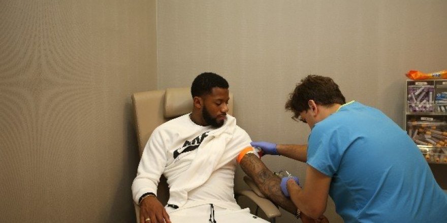 Jeremain Lens sağlık kontrolünden geçti