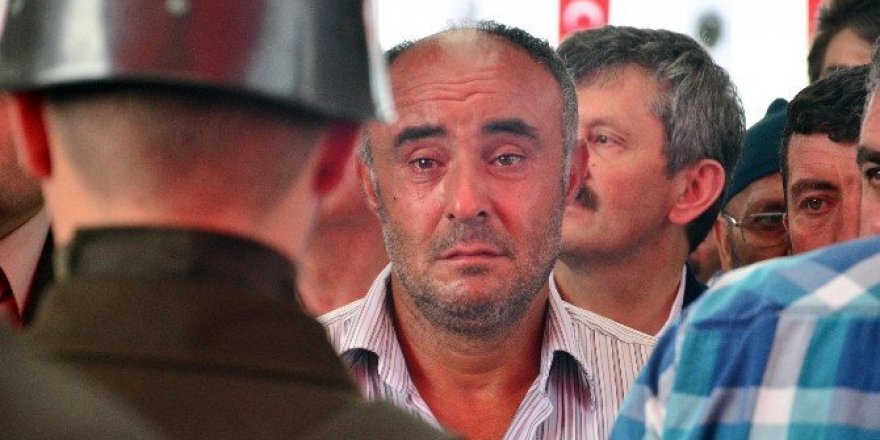 Zonguldak şehit Uzman Onbaşı Kerim Keçeci’ye ağlıyor