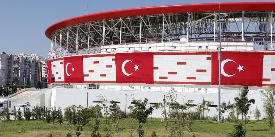 Antalya Stadyumu’nda hazırlıklar tamam