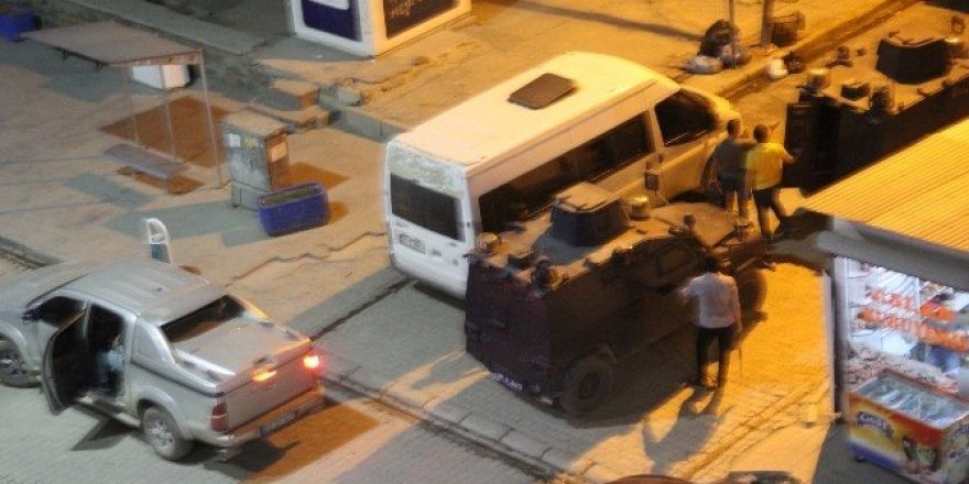 Hakkari’de kültür merkezinde arama