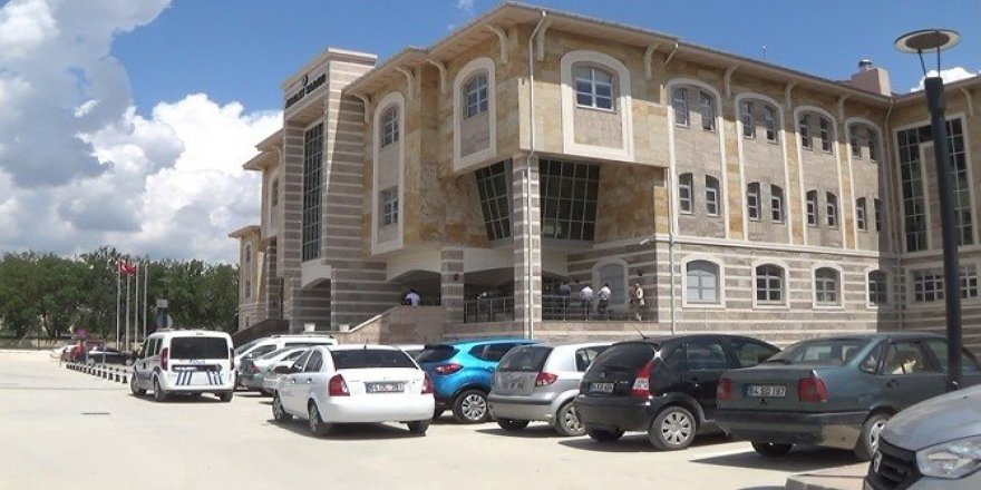 Uşak’ta 7 emniyet personeli FETÖ’den tutuklandı