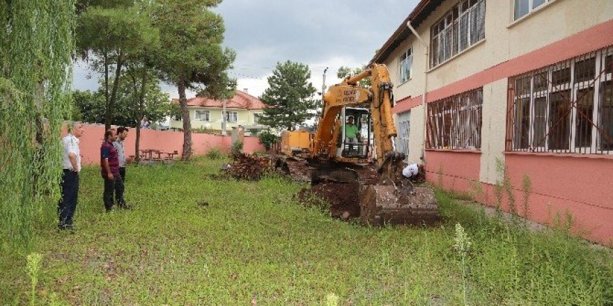 Başiskele’de okul bahçeleri düzenleniyor