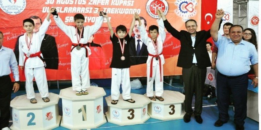 Uluslararası Taekwondo müsabakalarında gümüş madalya Eskişehir’in
