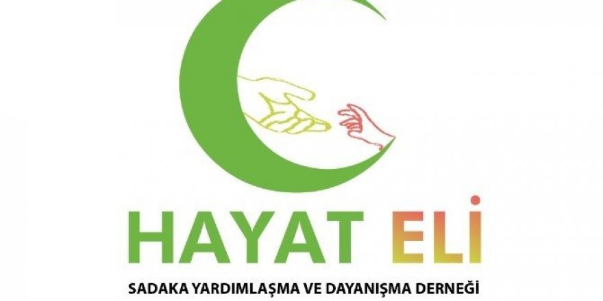 Hayat Eli Derneği’nden kıyafet yardımı