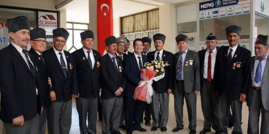 Başkan Yazgı, gaziler derneğini ziyaret etti