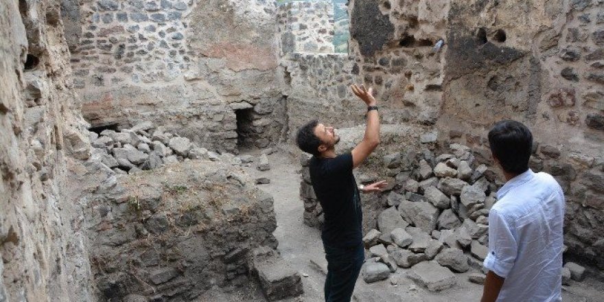 Niksar’da kale hamamı restore ediliyor
