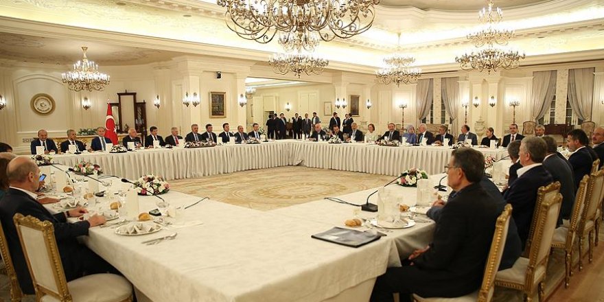 Başbakan Yıldırım AK Partili eski bakanlarla buluştu