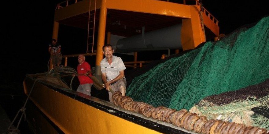 Rize’de deniz av sezonu silah sesleri altında açıldı