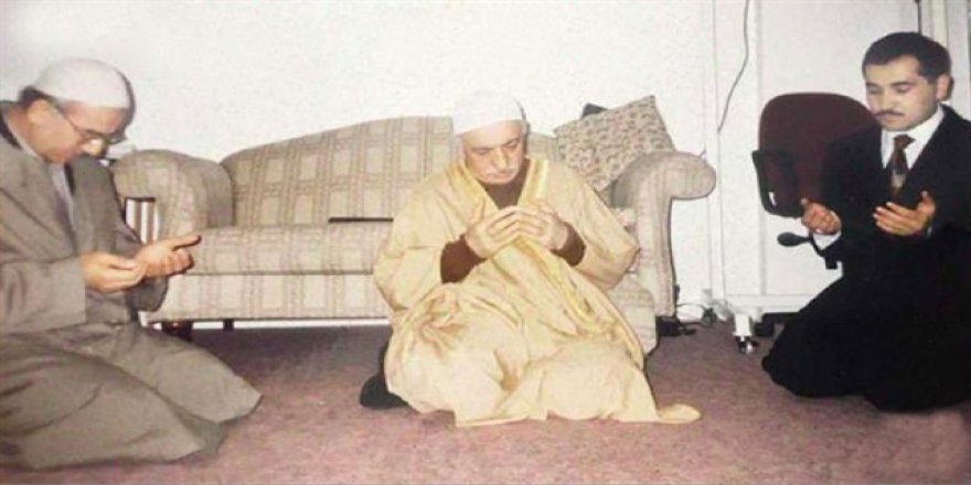 FETÖ elebaşı Gülen'in dizinin dibinde