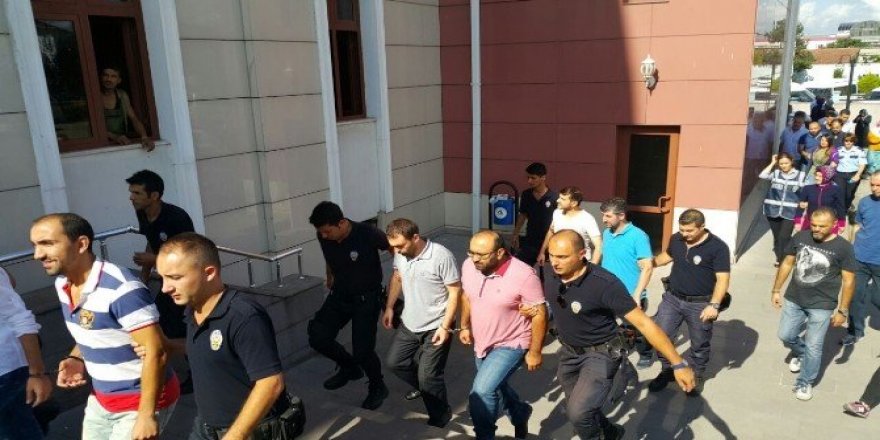 Kamu kurumlarından ihraçlar;tek liste