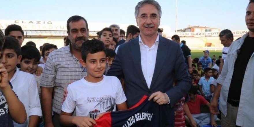 Elazığ’da 12 yaş mahallelerarası futbol turnuvası başladı