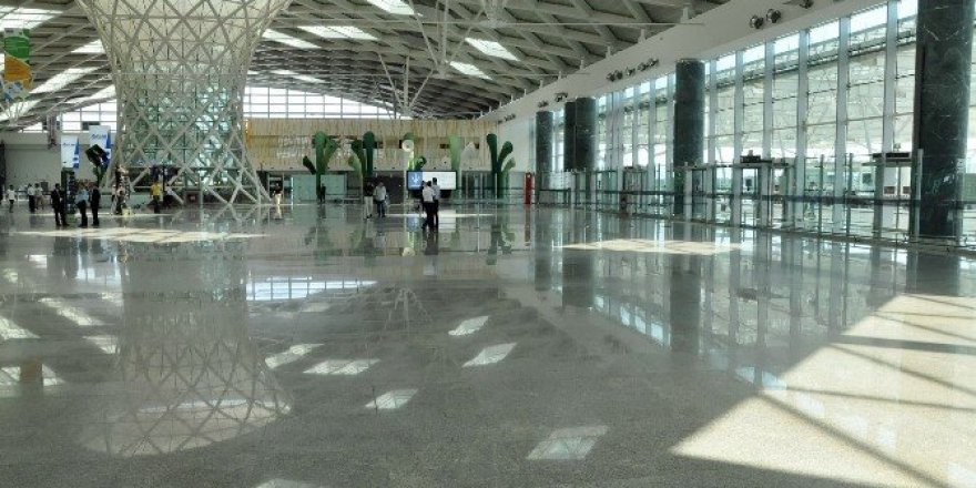 İzmir’de uçakta bomba paniği