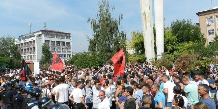 Kosova ile Karadağ Sınır Anlaşması’na protesto engeli