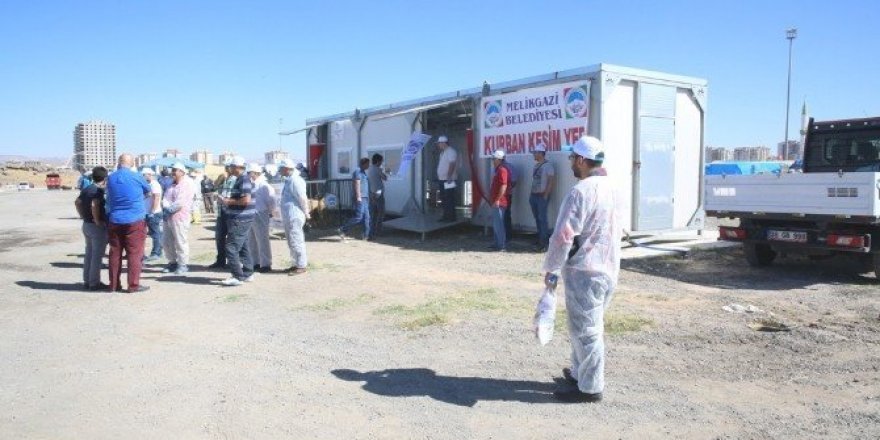 Kurban kesmeyi kursta öğrendiler