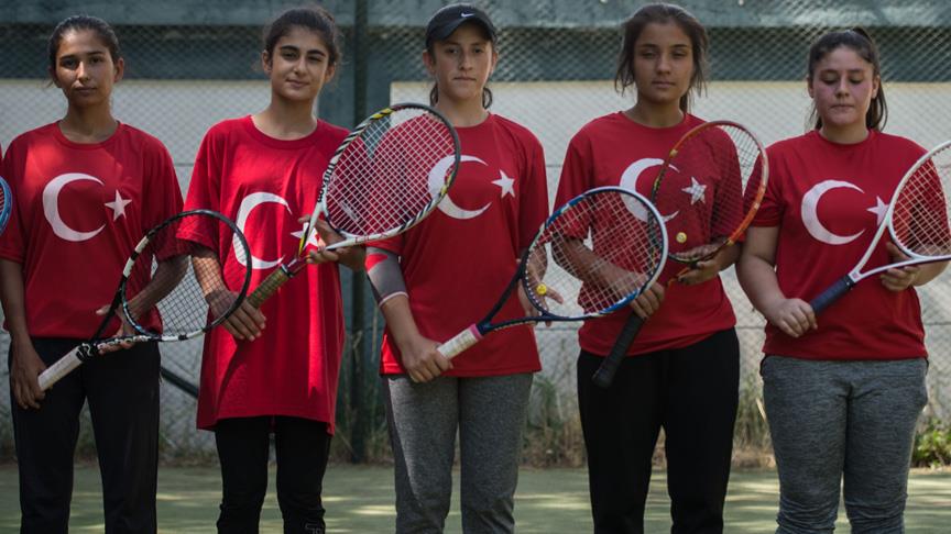 Urfalı kızlar ön yargıları "raketlerle" kırıyor