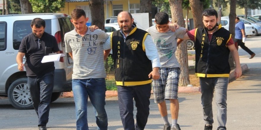 Soydukları sürücüye otostop çektiler