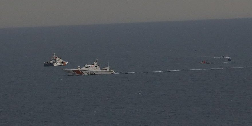 Antalya açıklarında kayıp 2 kişiyi arama çalışmaları devam ediyor