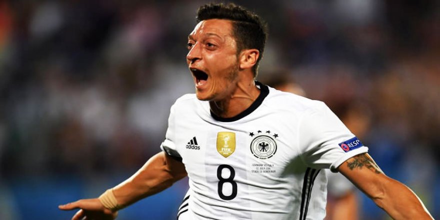 Almanya tarihine geçti! Mesut bunu da başardı