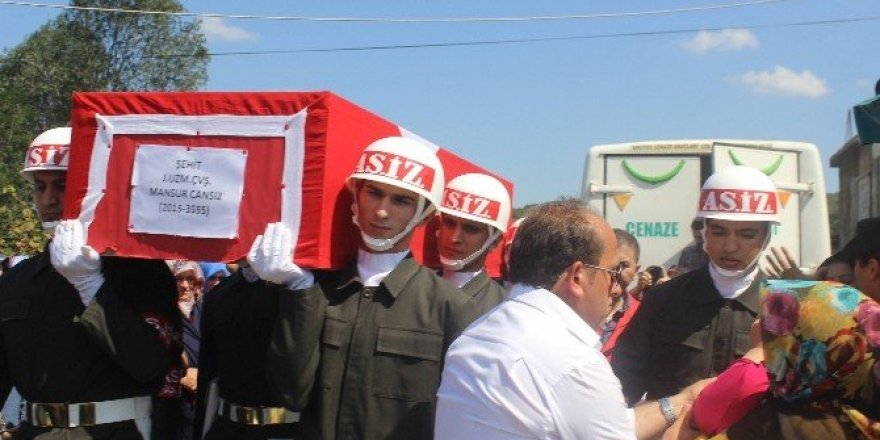 Sakarya şehidini uğurladı