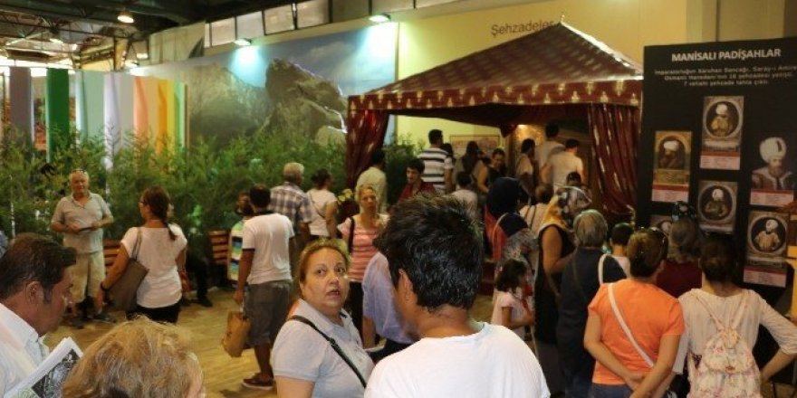 Manisa Standına Manisalıları ağırladı